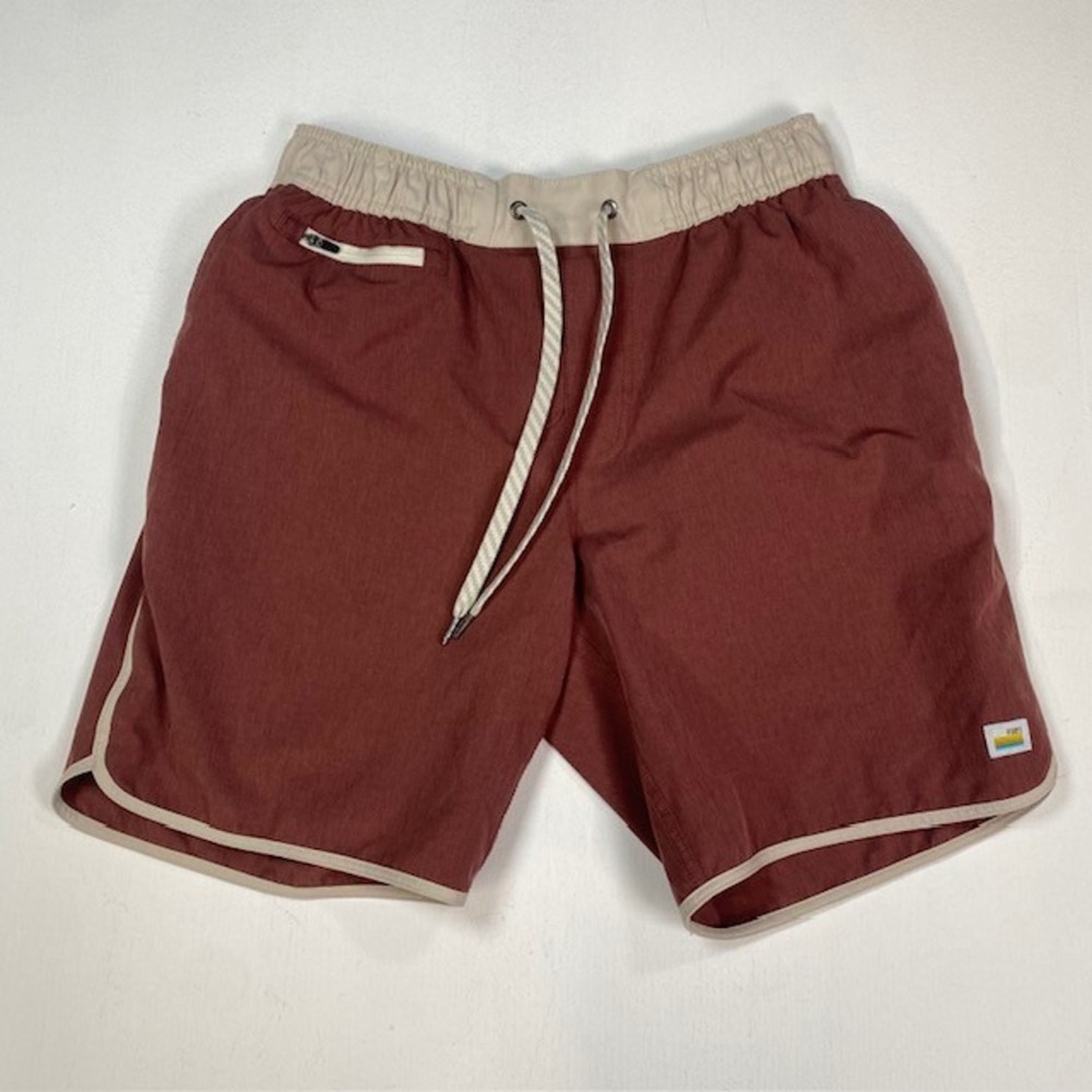 Vuori V330 Cruise Boardshorts Mens Small Mahogany Red 4-Way Stretch Swim Shorts